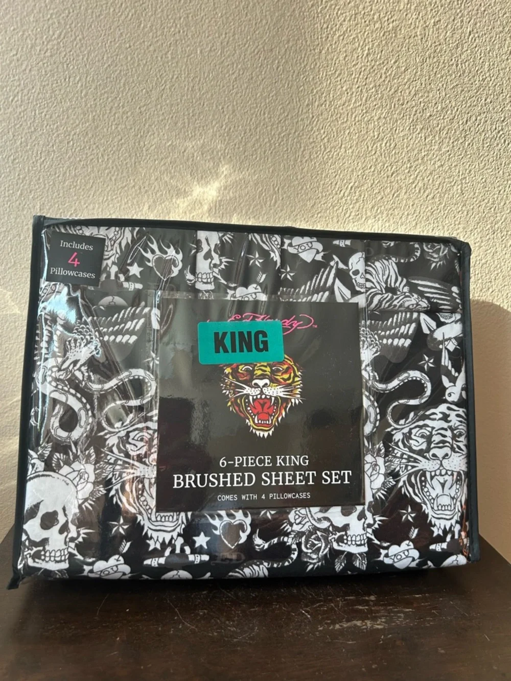 Ed Hardy New King 6 Pc Sheet Set Halloween Skulls Snakes Black White